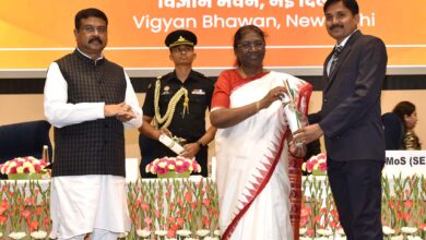 awarded-national-teacher-award-to-three-teachers-from-maharashtra